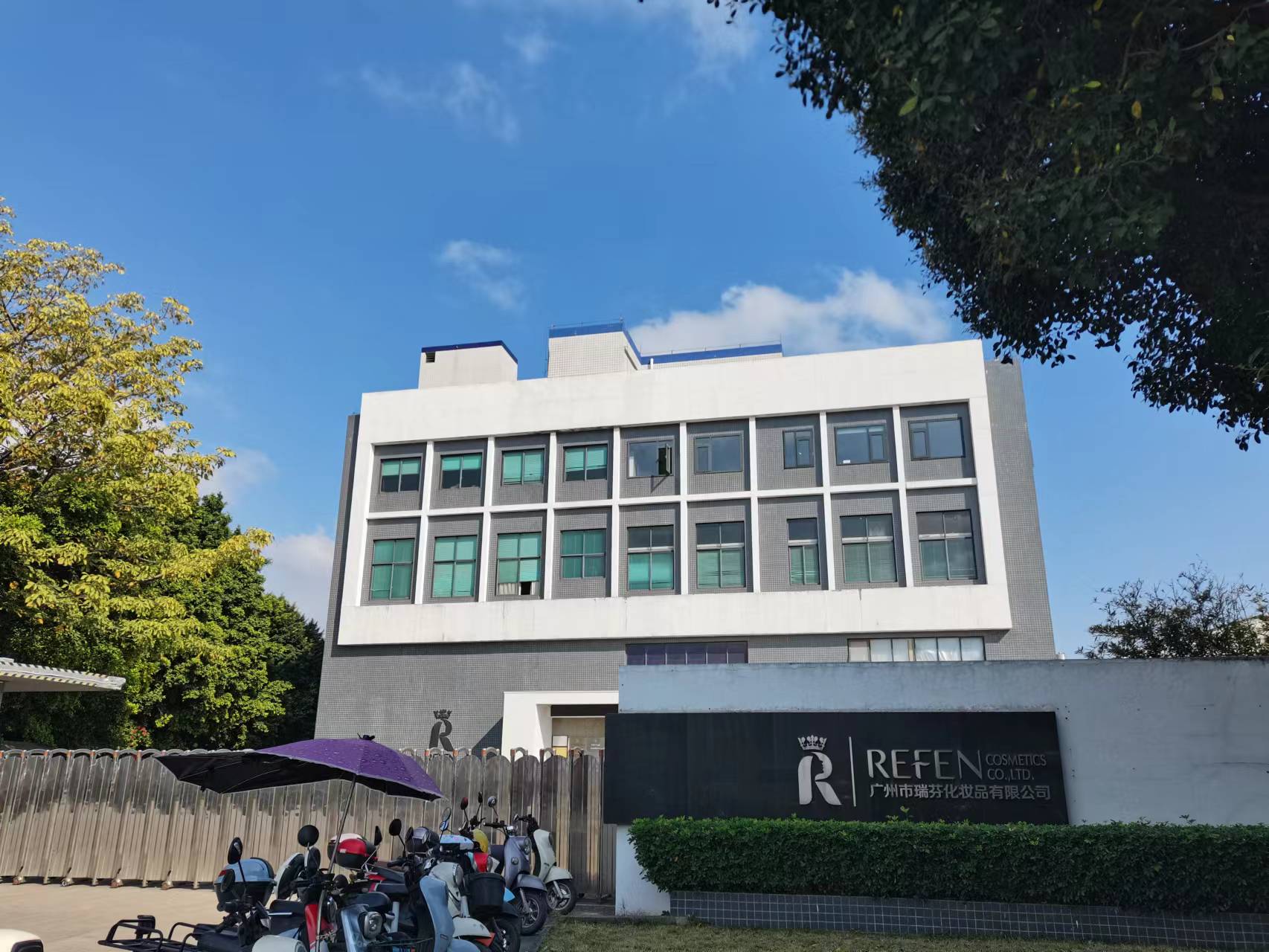 广州化妆品公司50公斤工业洗衣机定制案例